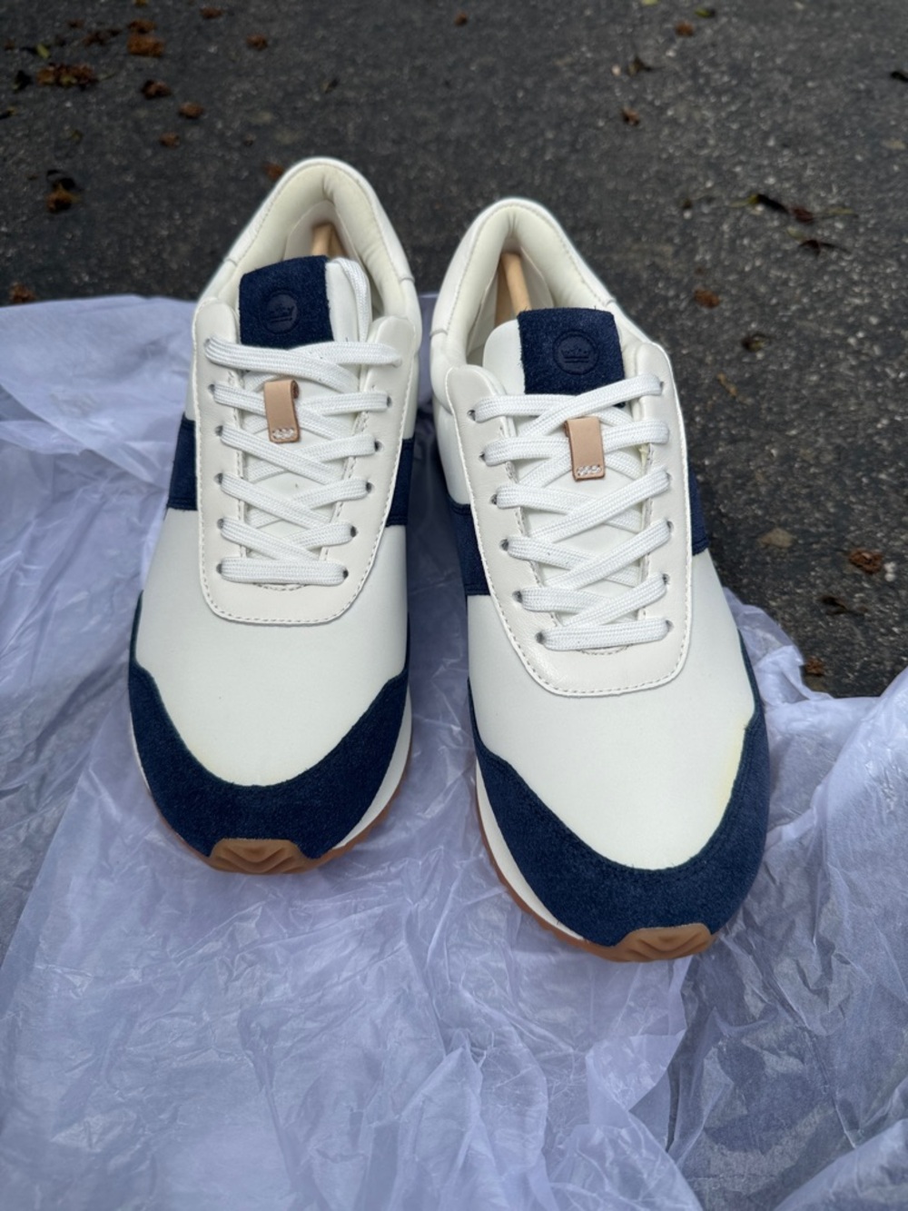 Women’s Cream and Navy Peter Millar Golf shoes